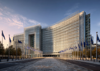 Meloni chiede a von der Leyen più flessibilità sull’energia. Fredda la Commissione Ue